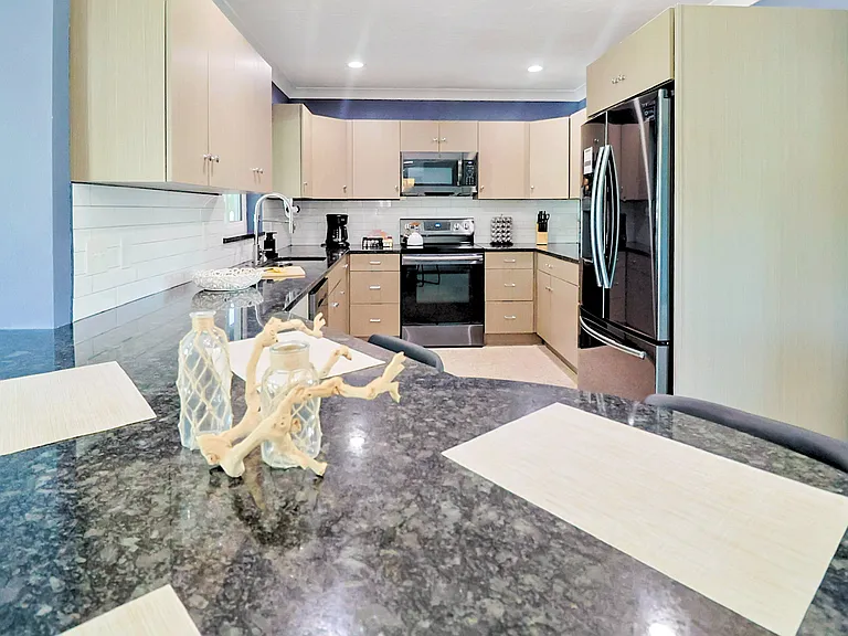 2545 Webber St — Photo 43