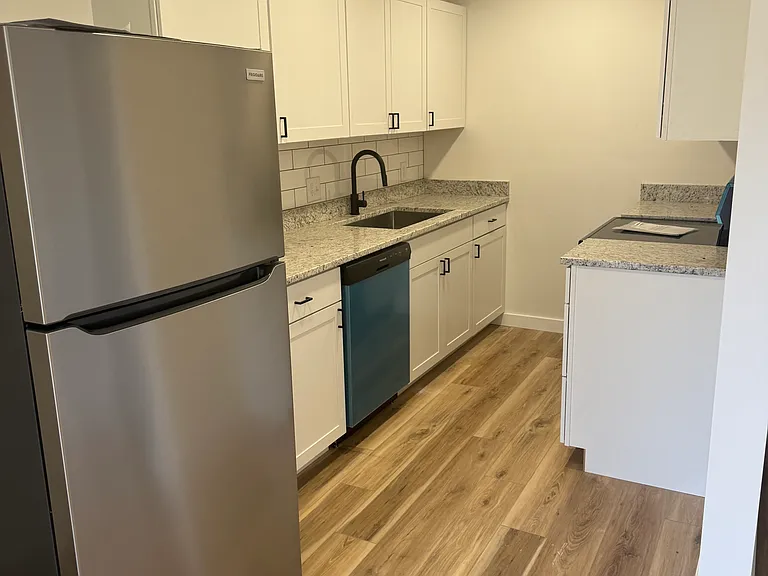 3704 Hardwood Rd — Photo 4