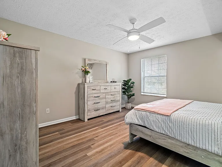 Cherry Tree Village Apartments — Photo 274