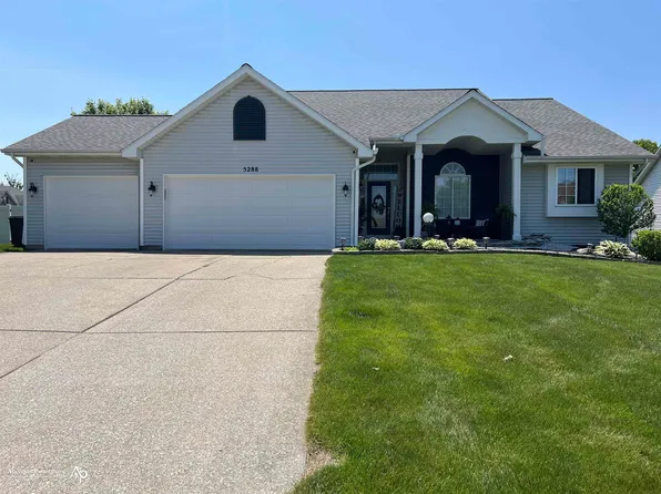 5288 White Pines Dr, Grand Blanc, MI 48439