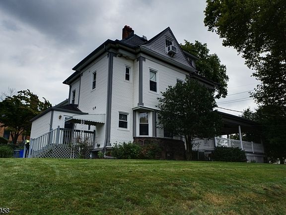 2nd image of 941 Edgewater Ave