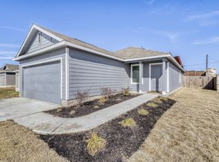 100 Rainey Dr, Jarrell, TX 76537