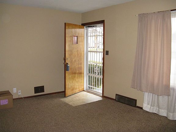 4th image of 1601 N Illinois St