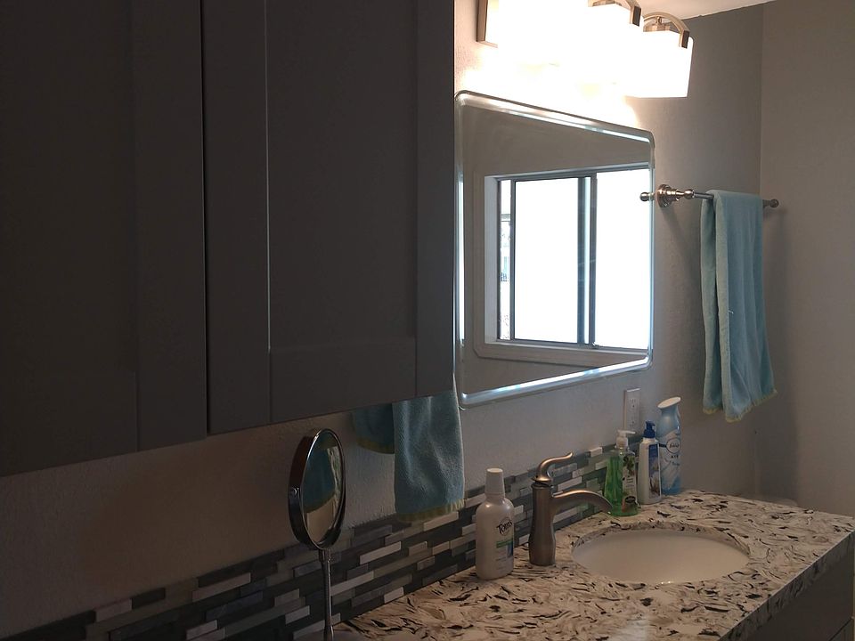 Guest bathroom with quartz