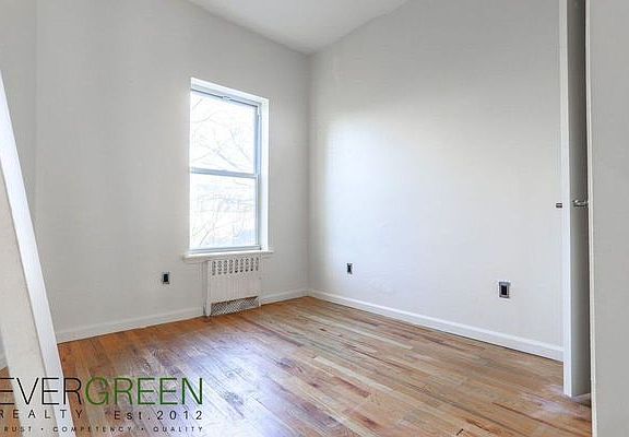 2nd image of 515 Lafayette Ave #4