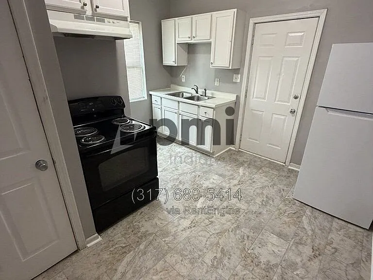 112 Adler St — Photo 7