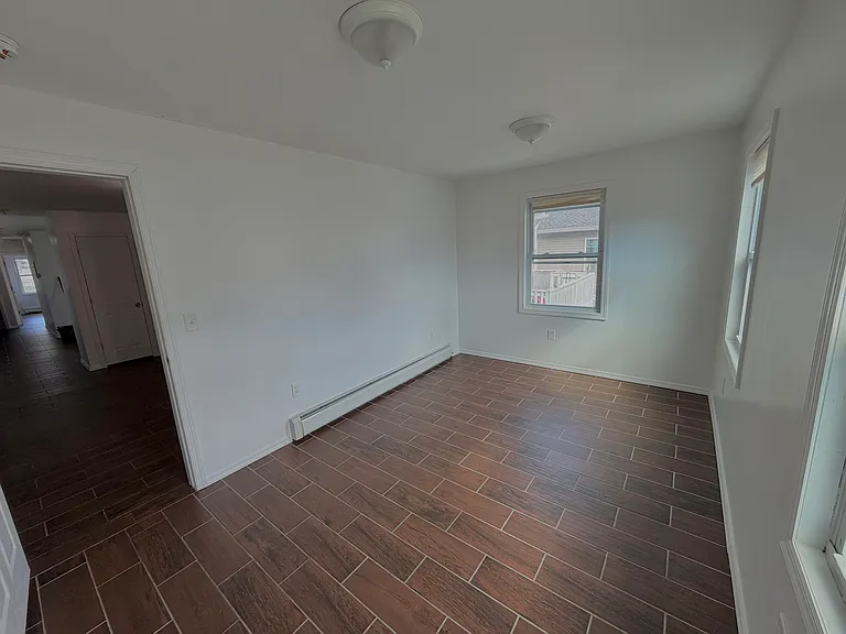 90 Redwood Ave #2 — Photo 6