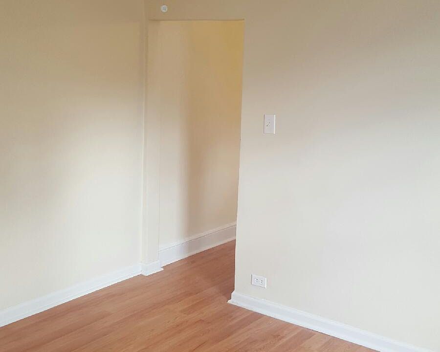 1st image of 23 E Seymour St