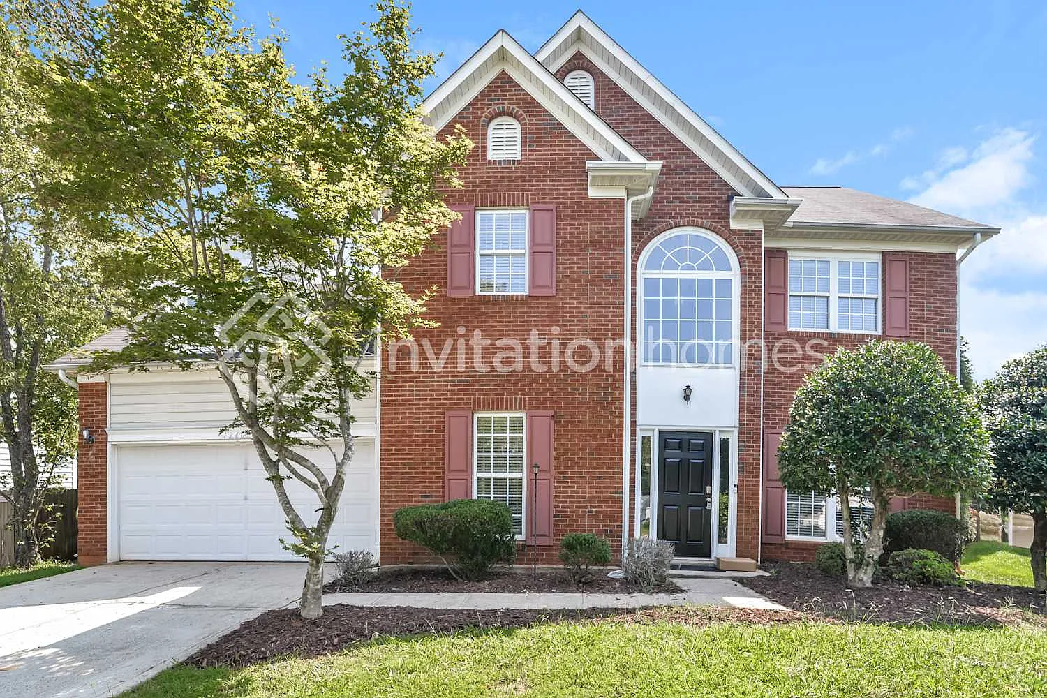 13407 Willow Falls Rd Charlotte, NC 28215 — Photo 1