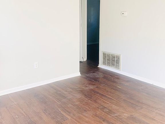 3rd image of 5511 Yucca Ln APT 1