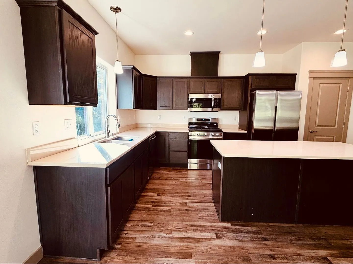 Beautiful, private 3 bed, 2 bath ranch home in the heart of Palmer! — Photo 4