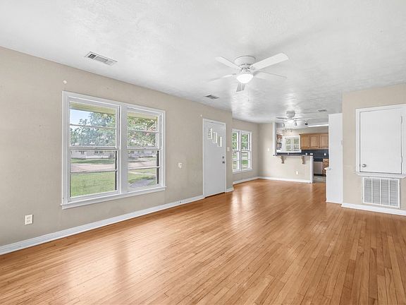 5th image of 105 Highland Dr