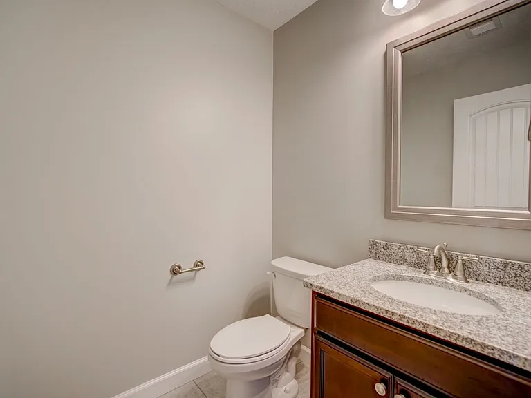 732 Shelburne Ln — Photo 34