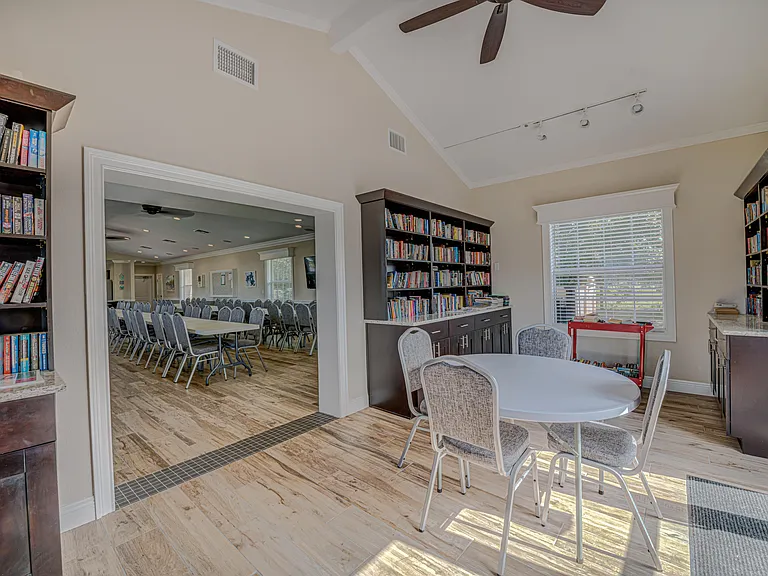 Oakview Estates — Photo 5