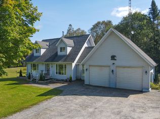 911 Deer Lake Rd, Huntsville, ON P0B 1L0