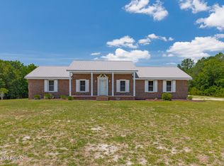 212 Hogans Rd, Hubert, NC 28539
