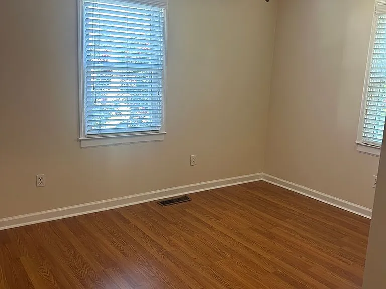 204 Richardson St — Photo 13