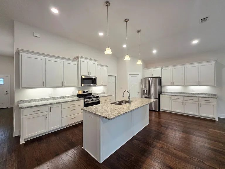 4570 Omaha Dr — Photo 12