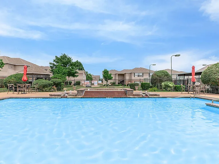 Amelia Parc Sr II — Photo 1