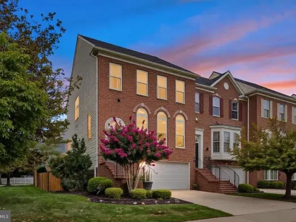 19217 Kepharts Mill Ter, Leesburg, VA 20176