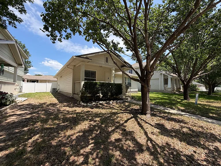 1430 Big Bend Dr #14 — Photo 2