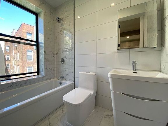 4th image of 245 Sullivan Pl #4D8