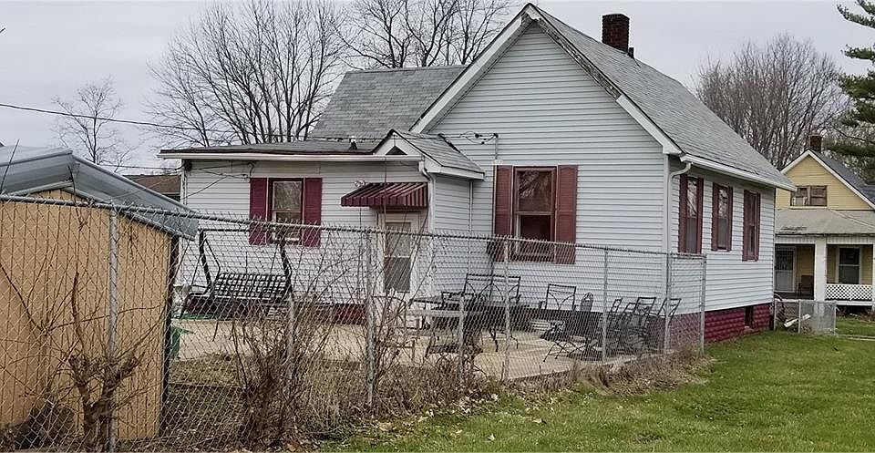 2nd image of 1367 E Orchard St