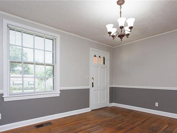 2nd image of 112 Oak Forest Dr