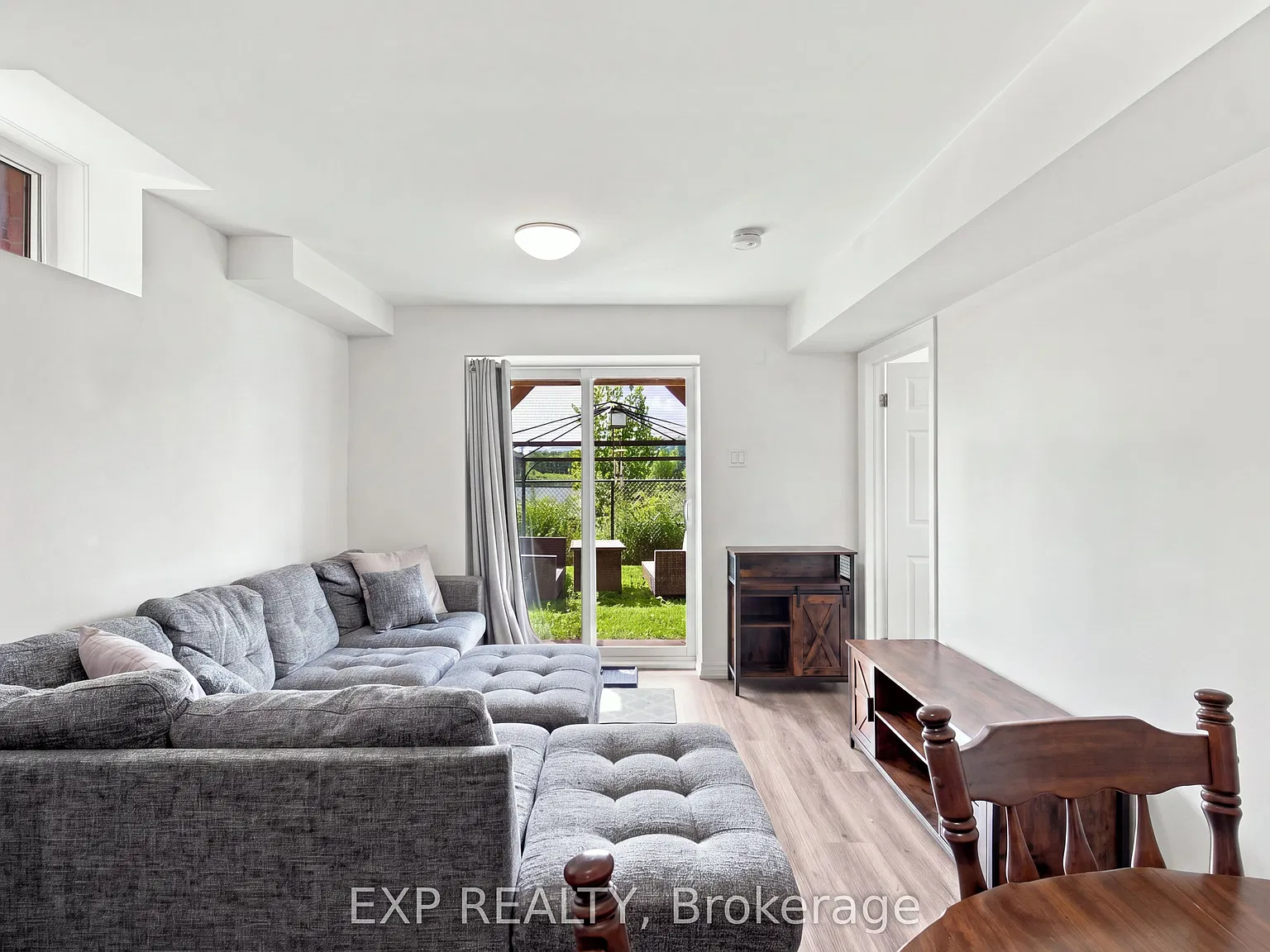 6 bed, $1,950 — Photo 2