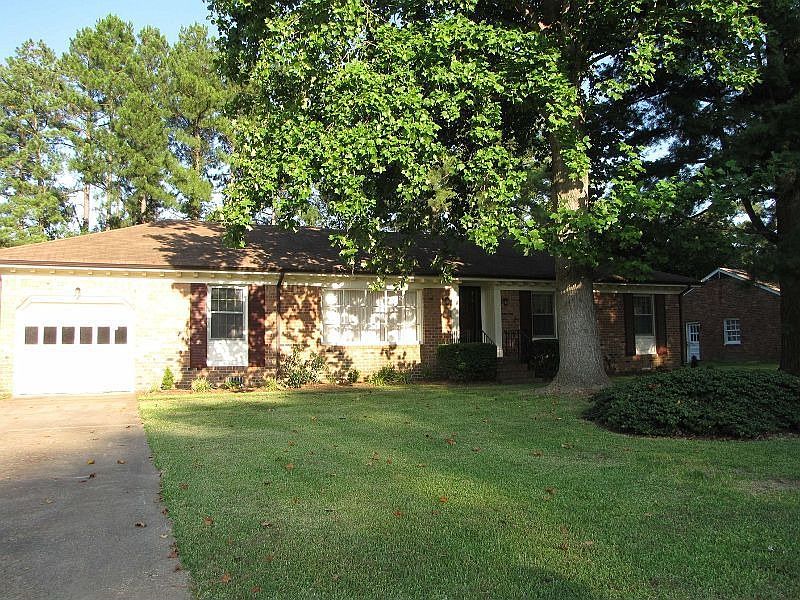 1st image of 2721 Meadow Dr E