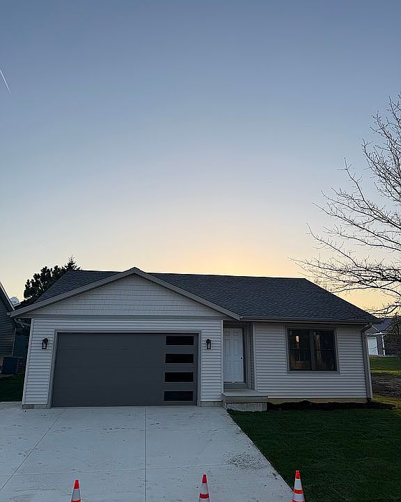 1st image of 804 Janet Dr