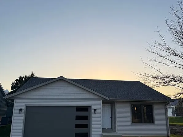 804 Janet Dr, Dunkerton, IA 50626