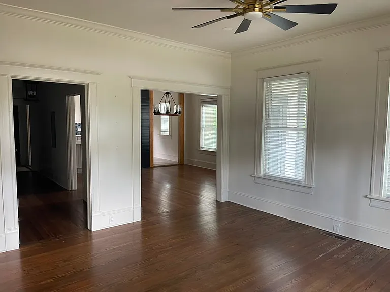 1340 Courtland Ave — Photo 3