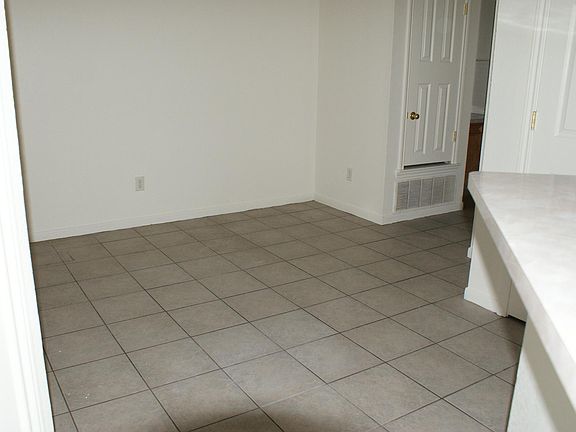 4th image of 1210 Nicholas Cir APT B