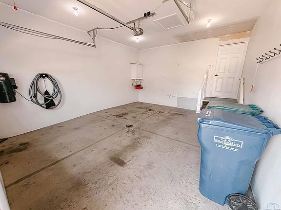 4th image of 204 Fir St