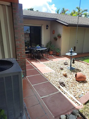 1325 NW 28th St Photo 1