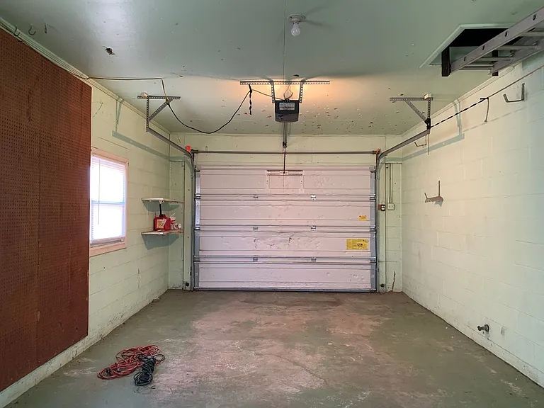 4136 Lincoln Way E — Photo 35