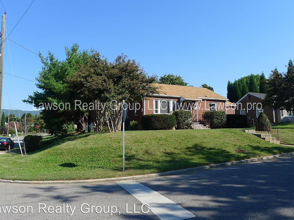 1st image of 827 Marston St