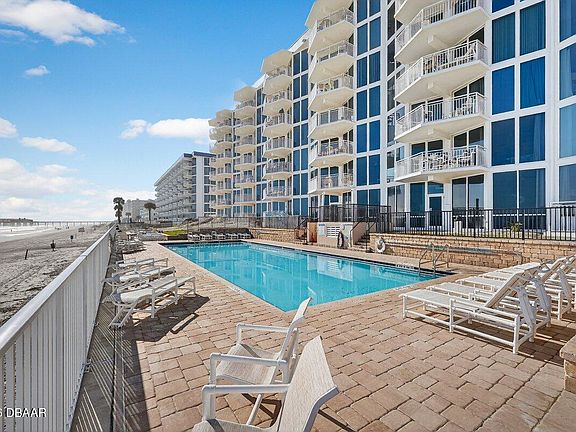 4th image of 3555 S Atlantic Ave Unit 303