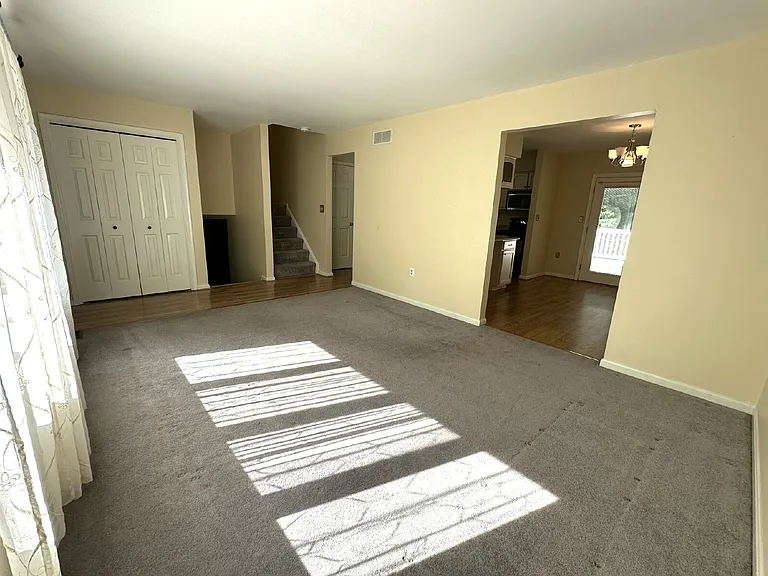 656 Alpine Ln — Photo 4