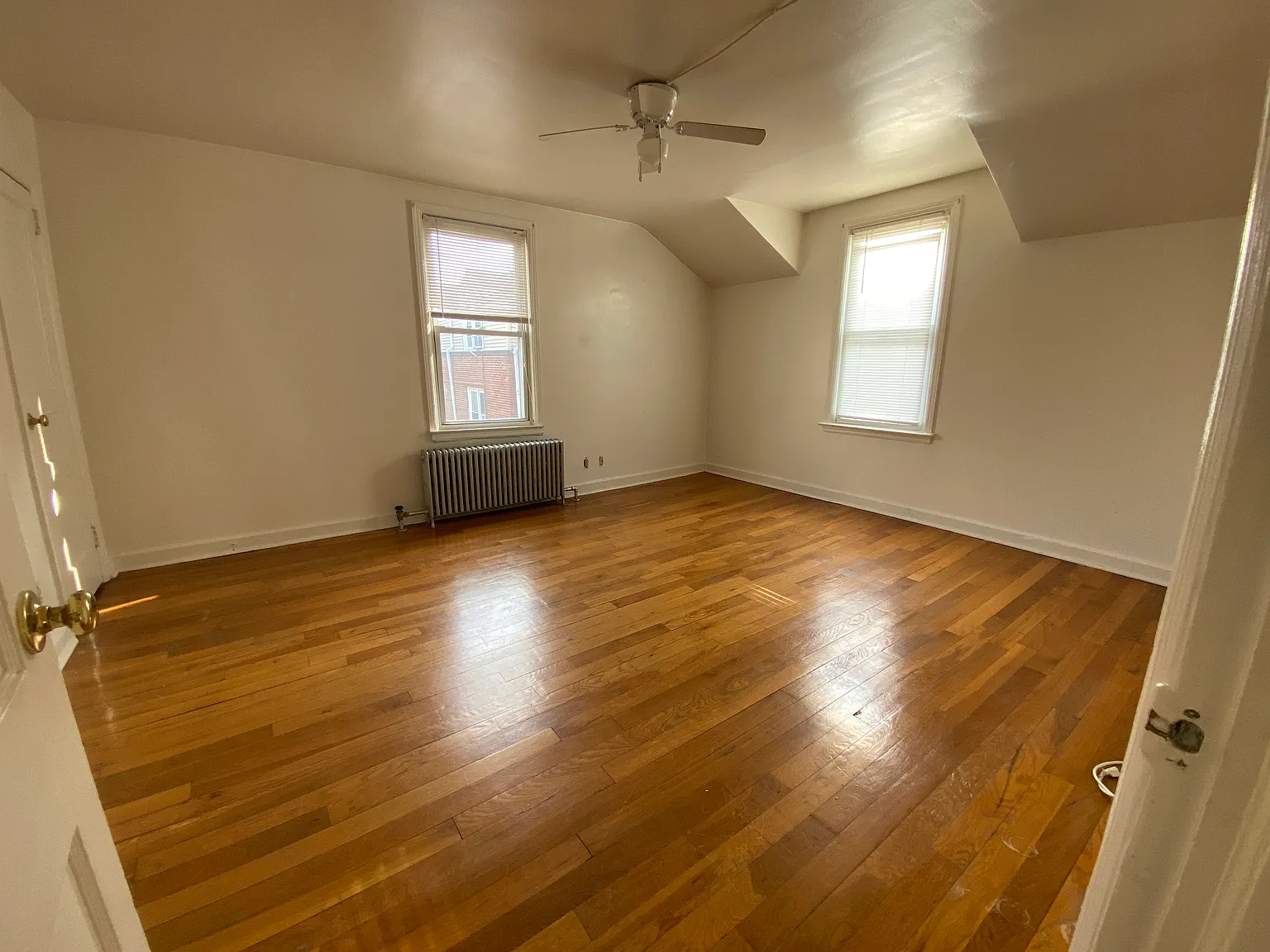 2 bed, 850 sqft, $2,020 — Photo 4