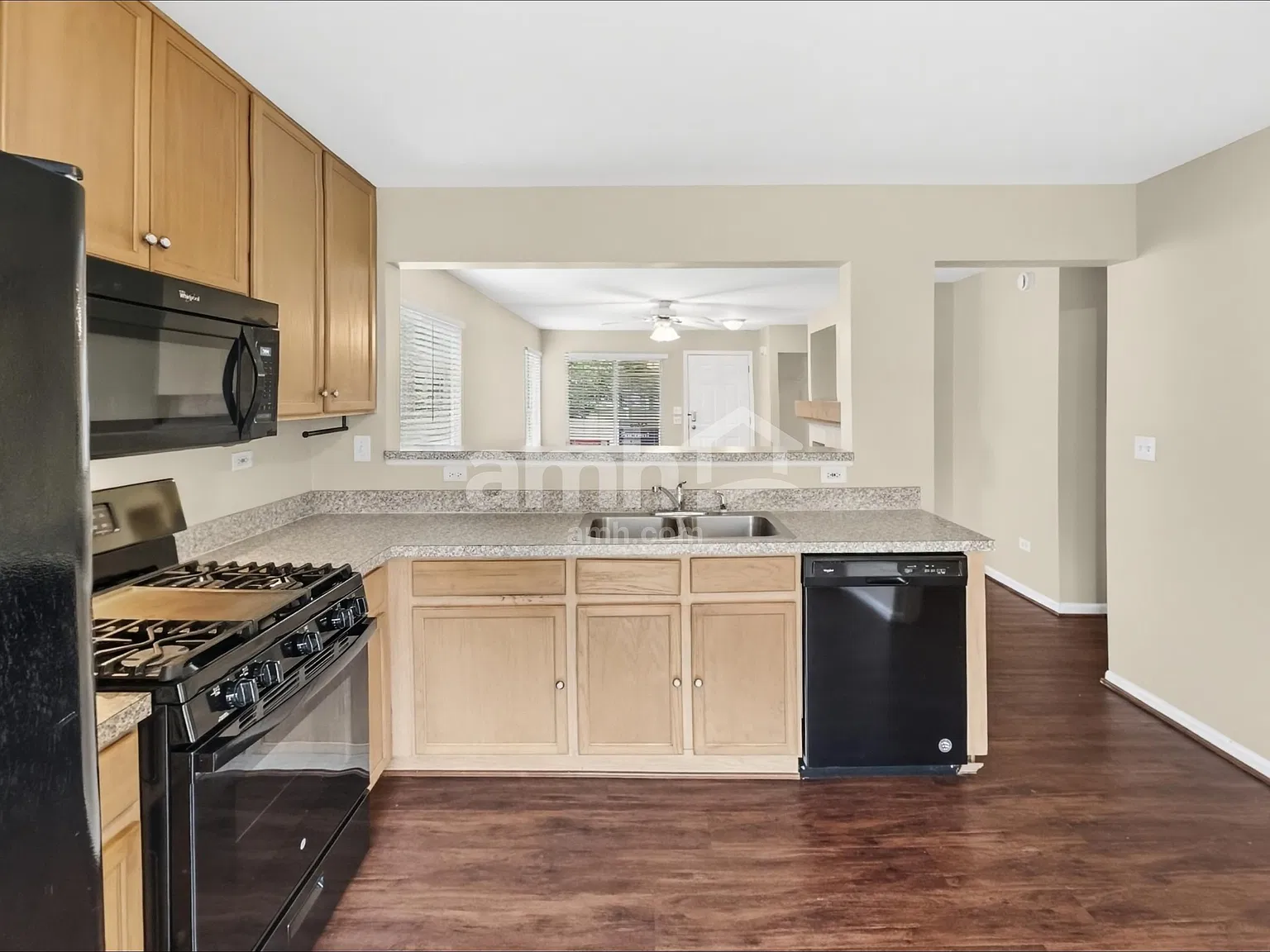 2 bed, 2.0 bath, 1078 sqft, $2,300 — Photo 3