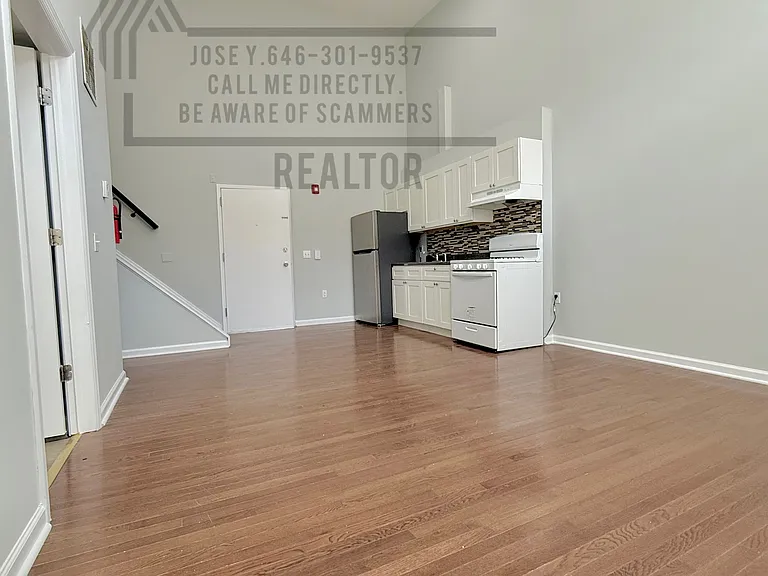 194 21st Ave #235 — Photo 3
