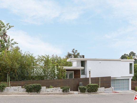 2nd image of 3184 Deronda Dr