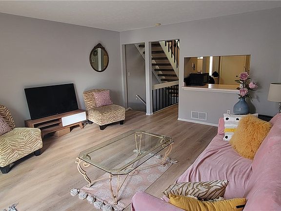 4th image of 5552 Sunset Ln #A16b