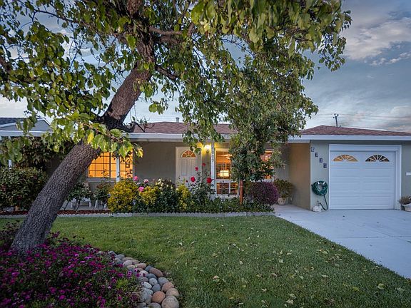 3rd image of 4009 Martin Dr