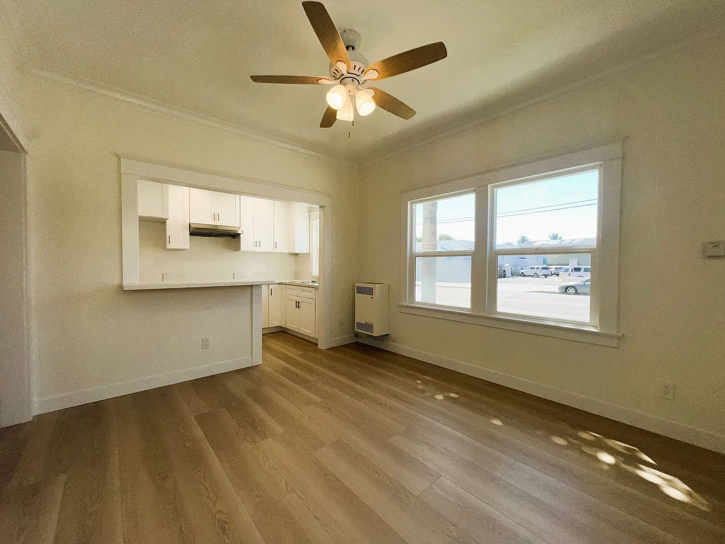 3838 — Photo 2