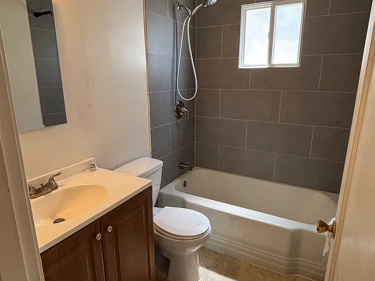 157 W Broadmoor Blvd #1 — Photo 8