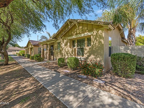 3rd image of 4439 E WILDHORSE Drive