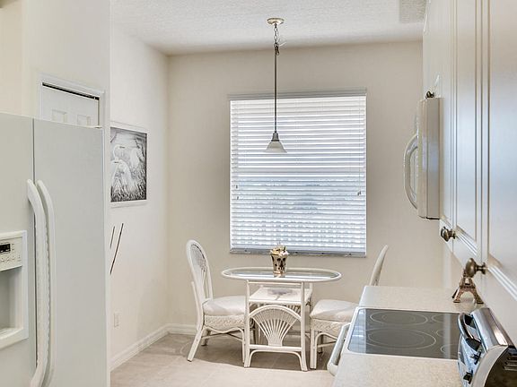 4th image of 6828 Toland Dr APT 305